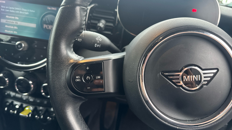 MINI Hatchback 135kW Cooper S Level 2 33kWh 3dr Auto Electric Hatchback